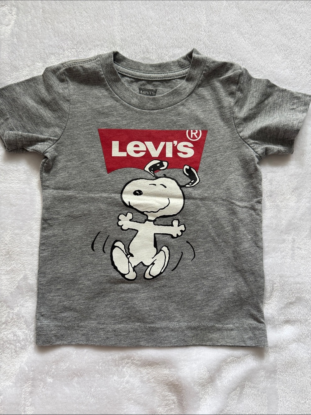 Heather Grey Levi’s Snoopy Tee
